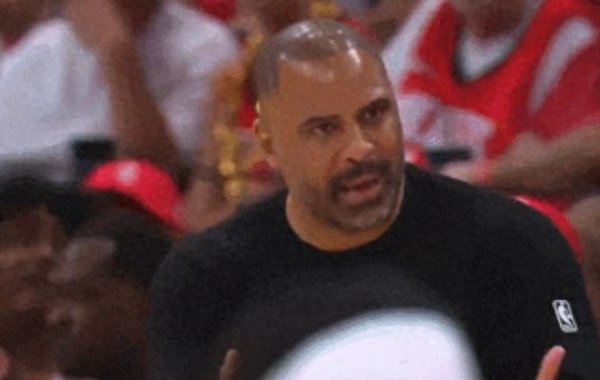 国融汇通 WOW! 火箭主帅怒喷申京! 首发控卫两场6助6失误